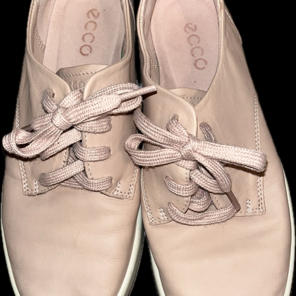ECCO Leisure Tie Sneaker women's size 8 - Picture 1 of 4